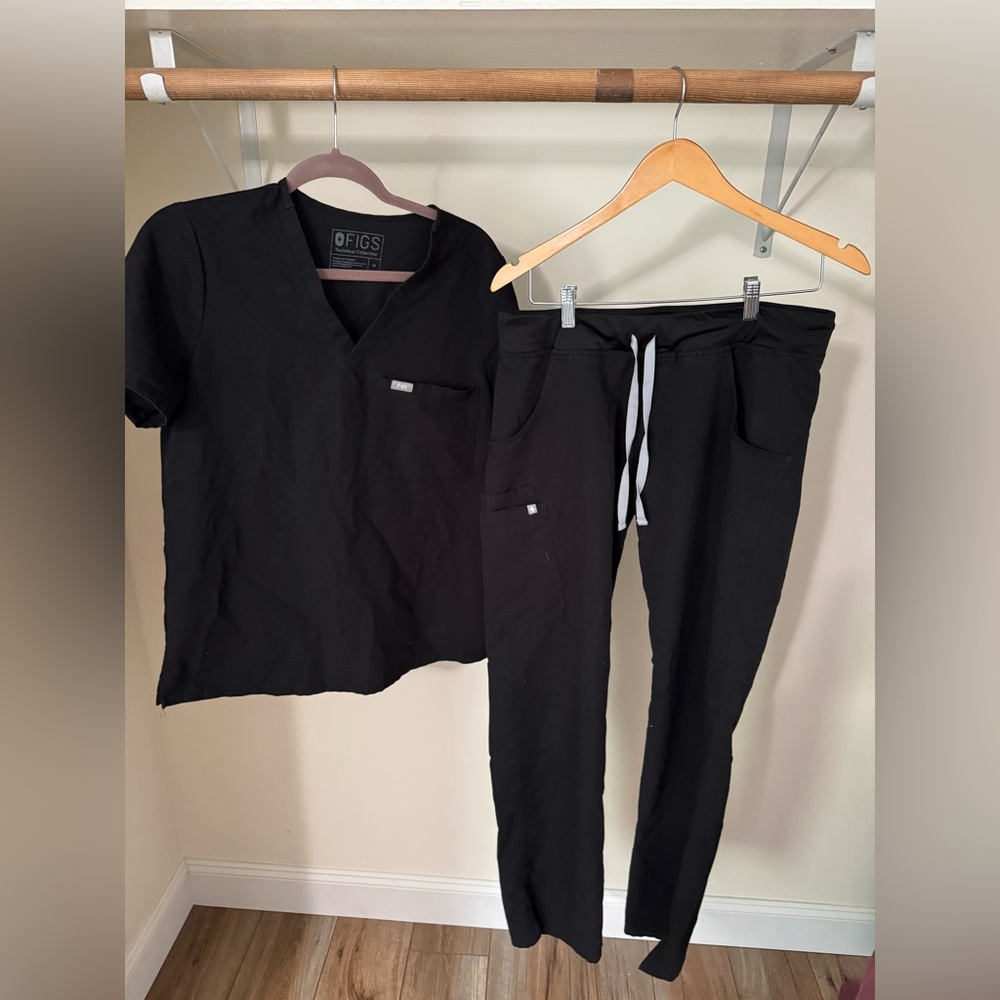 FIGS Black Scrub Top and Pants with Elastic Waistband- Technical Collection